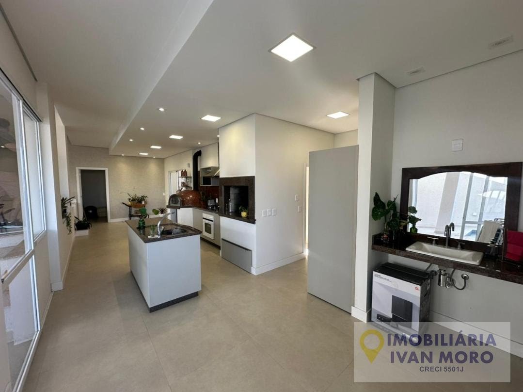 Casa à venda com 4 quartos, 4 suítes, 3 vagas e 567m² no João Paulo, Florianópolis (SC) — foto 12 de 29
