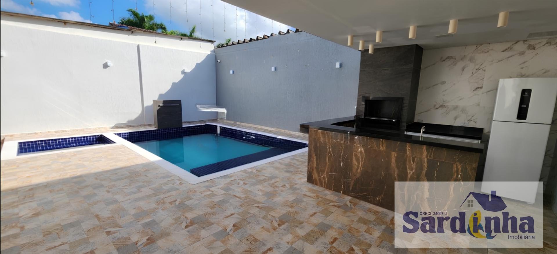 Casa à venda com 6 quartos, 5 suítes, 3 vagas e 300m² no Balneário Praia do Pernambuco, Guarujá (SP) — foto 15 de 24