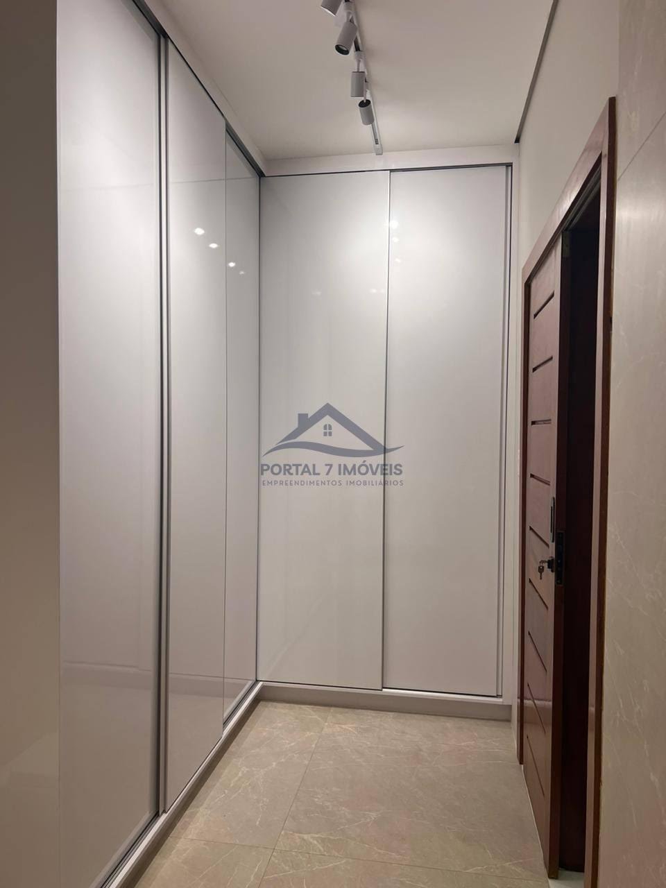 Casa à venda com 3 quartos, 1 suíte, 4 vagas e 180m² no Flórida, Sete Lagoas (MG) — foto 17 de 30