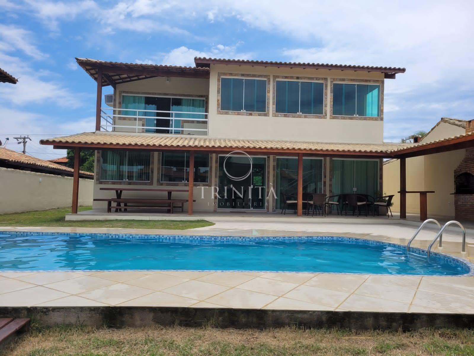 fachada-interna-casa-no-canal-enseada-azul-buzios