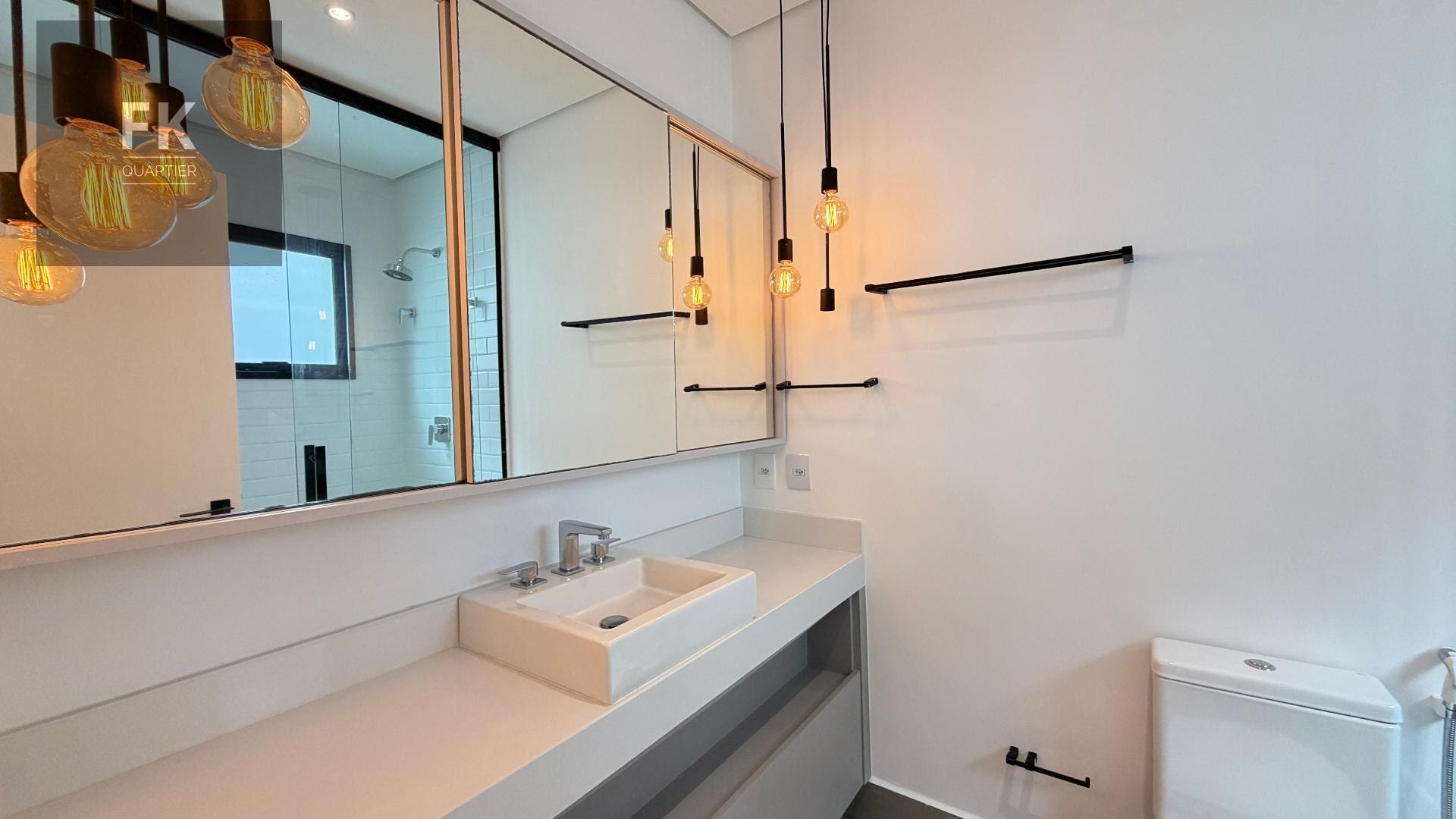 Casa à venda com 5 quartos, 5 suítes, 4 vagas e 350m² no Alphaville Residencial Dois, Barueri (SP) — foto 24 de 30