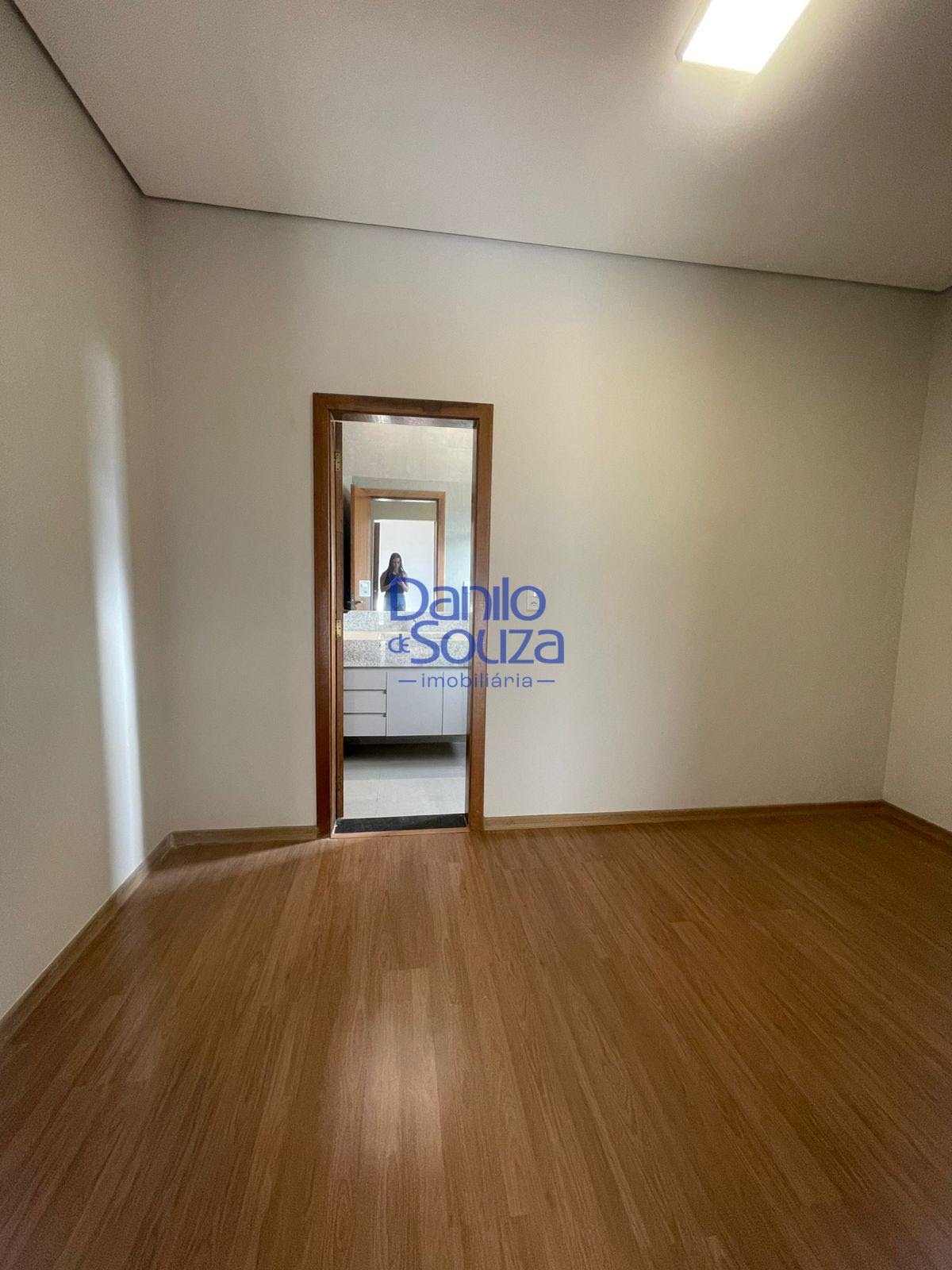 Casa à venda com 3 quartos, 1 suíte, 2 vagas e 360m² no Villagio Park, Araxá (MG) — foto 20 de 26