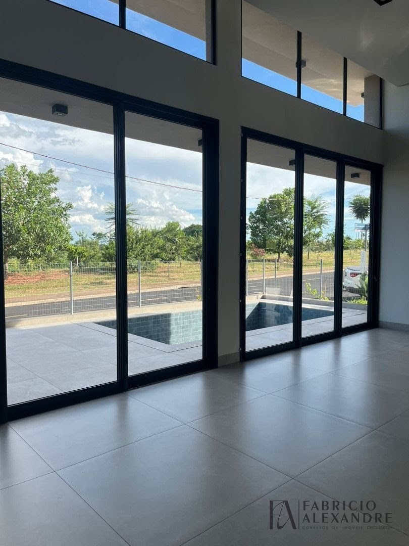 Casa à venda com 3 quartos, 3 suítes, 4 vagas e 250m² no Iguatemi, São José do Rio Preto (SP) — foto 4 de 4