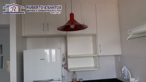 armarios e geladeira