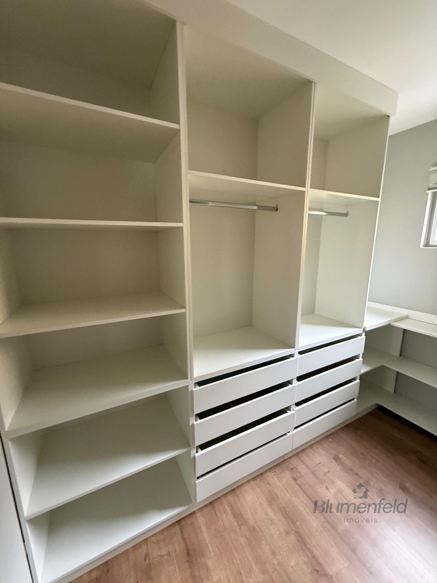 Casa à venda com 4 quartos, 4 suítes, 4 vagas e 300m² no Condomínio Arujazinho IV, Arujá (SP) — foto 21 de 30