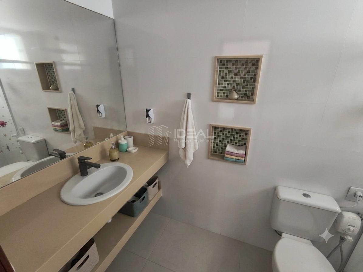 Casa à venda com 3 quartos, 2 suítes, 1 vaga e 195m² no Parque Julião Nogueira, Campos dos Goytacazes (RJ) — foto 12 de 28