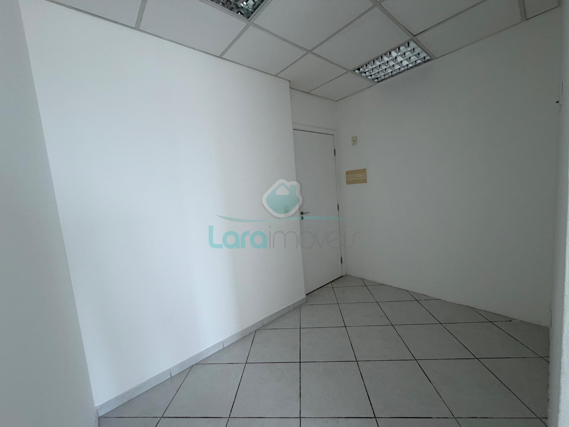 Comercial para alugar com 1 banheiro, 1 vaga e 27m² no Imbetiba, Macaé (RJ) — foto 8 de 15