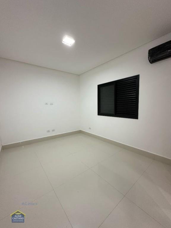 Casa à venda com 3 quartos, 2 suítes, 2 vagas e 116m² no Vilamar, Praia Grande (SP) — foto 9 de 23