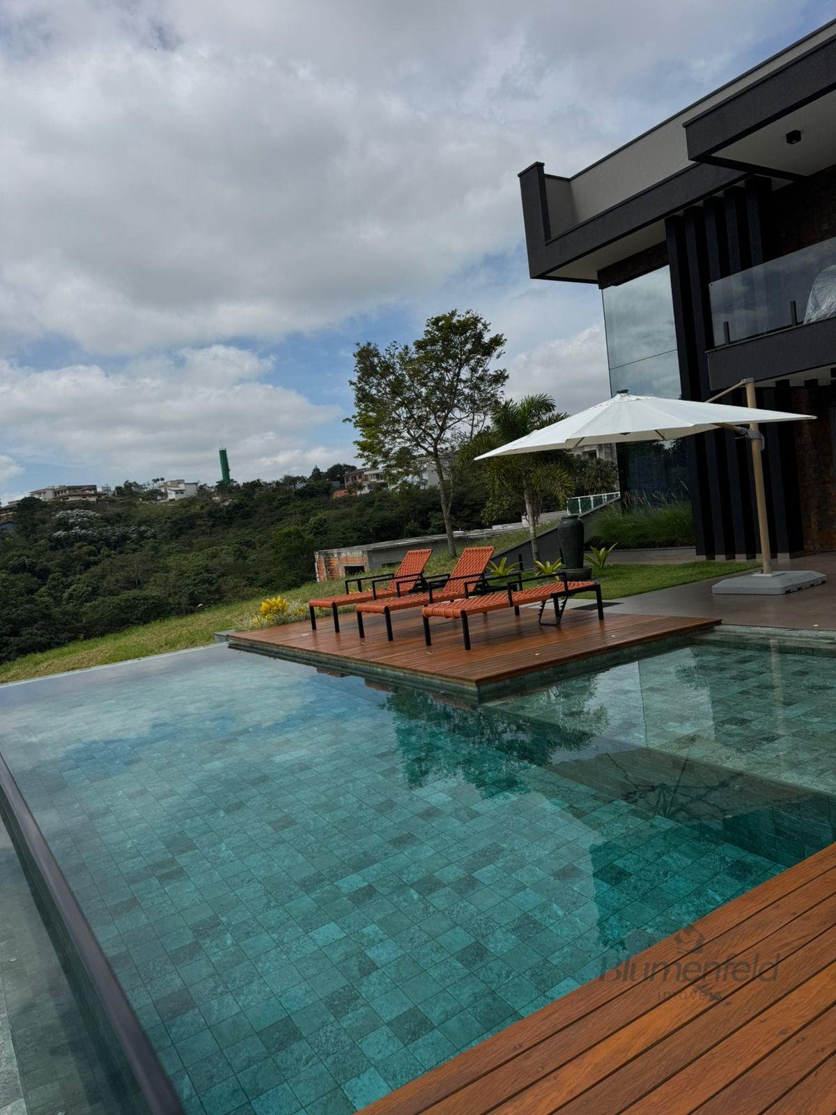 Casa à venda com 4 suítes, 6 vagas e 375m² no Ouro Fino, Santa Isabel (SP) — foto 3 de 30