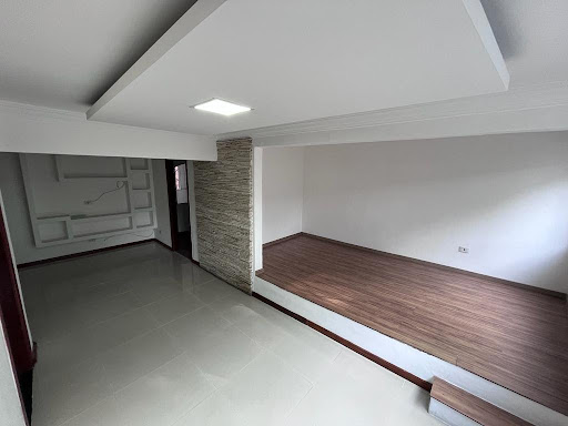 Casa em Jardim Guarau  -  São Paulo