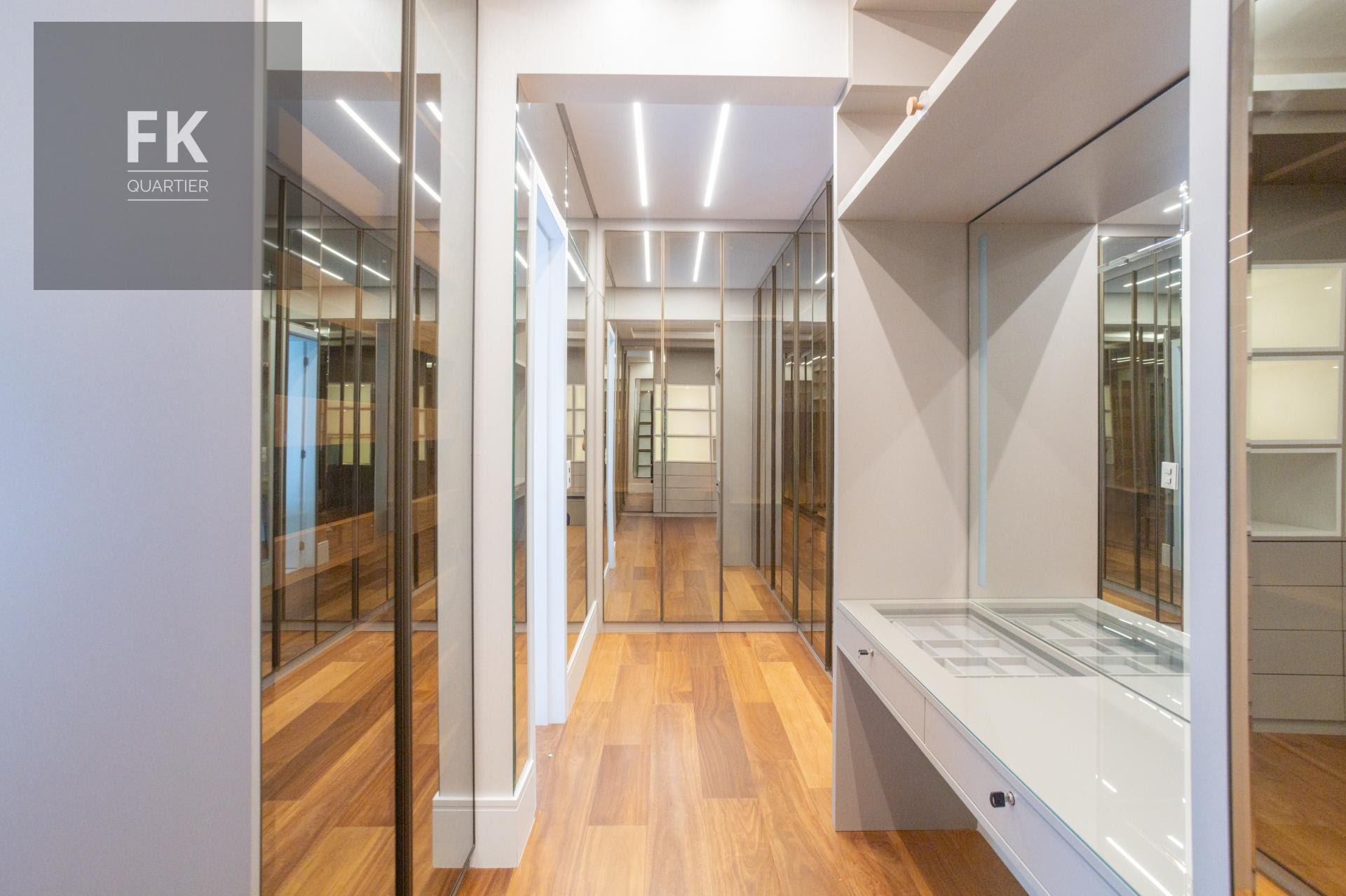 Apartamento à venda com 4 quartos, 4 suítes, 4 vagas e 338m² no Alphaville Empresarial, Barueri (SP) — foto 24 de 30
