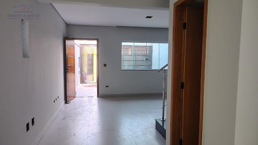 Sala com piso emporcelanato