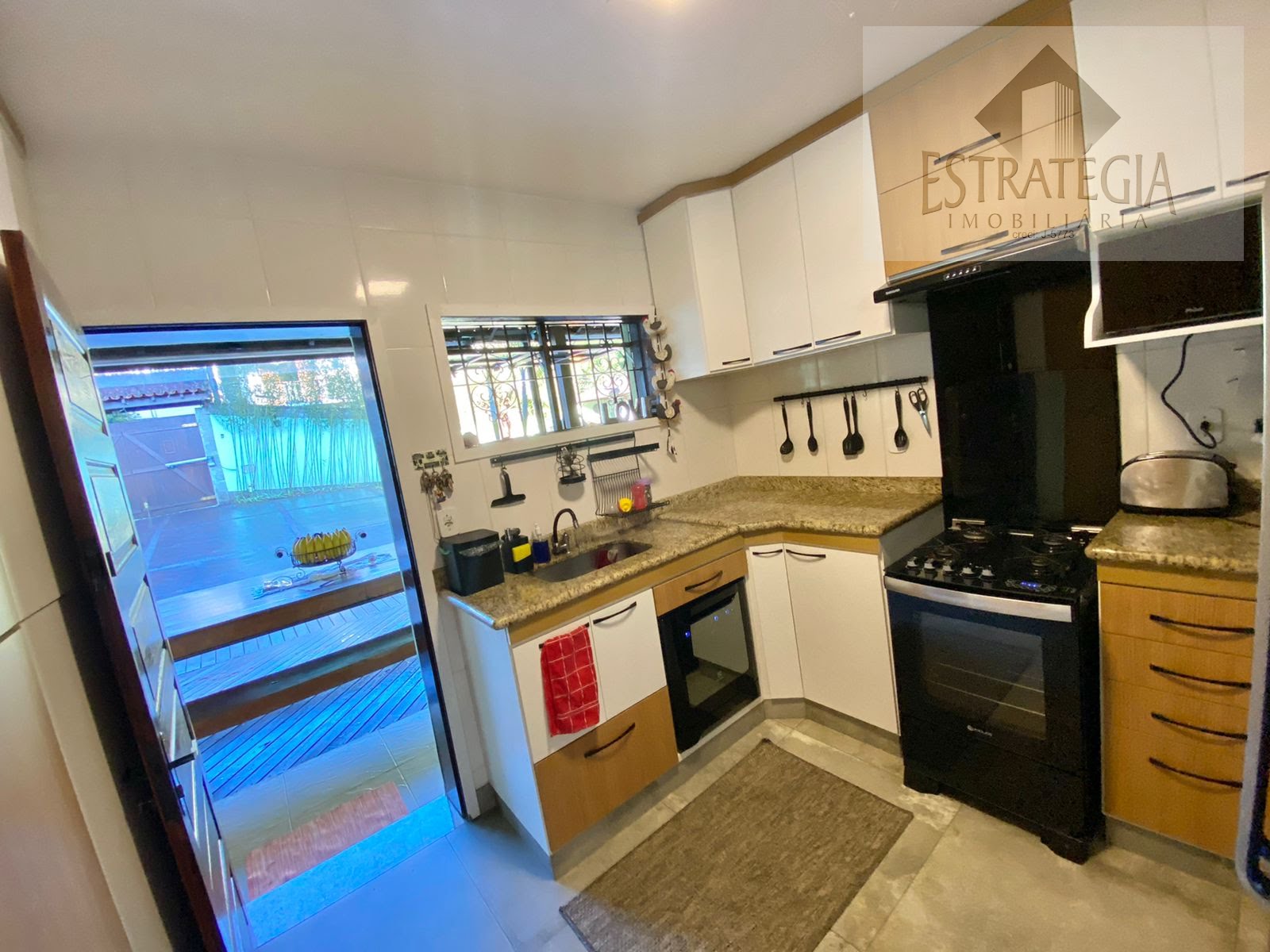 Casa à venda com 2 quartos, 3 banheiros, 4 vagas e 240m² no Bingen, Petrópolis (RJ) — foto 6 de 11
