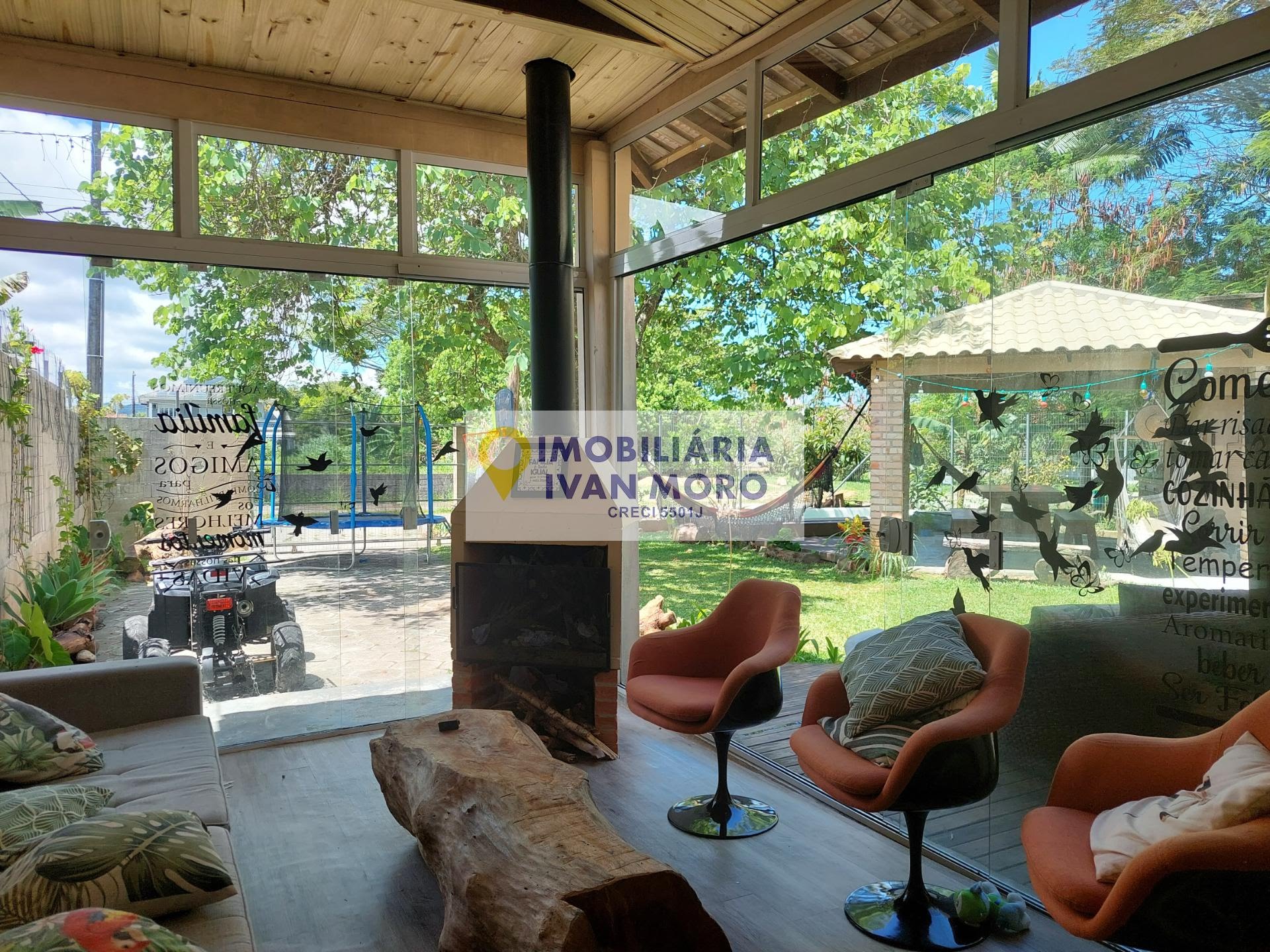 Casa à venda com 3 quartos, 2 banheiros, 2 vagas e 147m² no Daniela, Florianópolis — foto principal