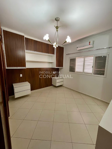 Quarto 1 - Ar Condicionado e Armário