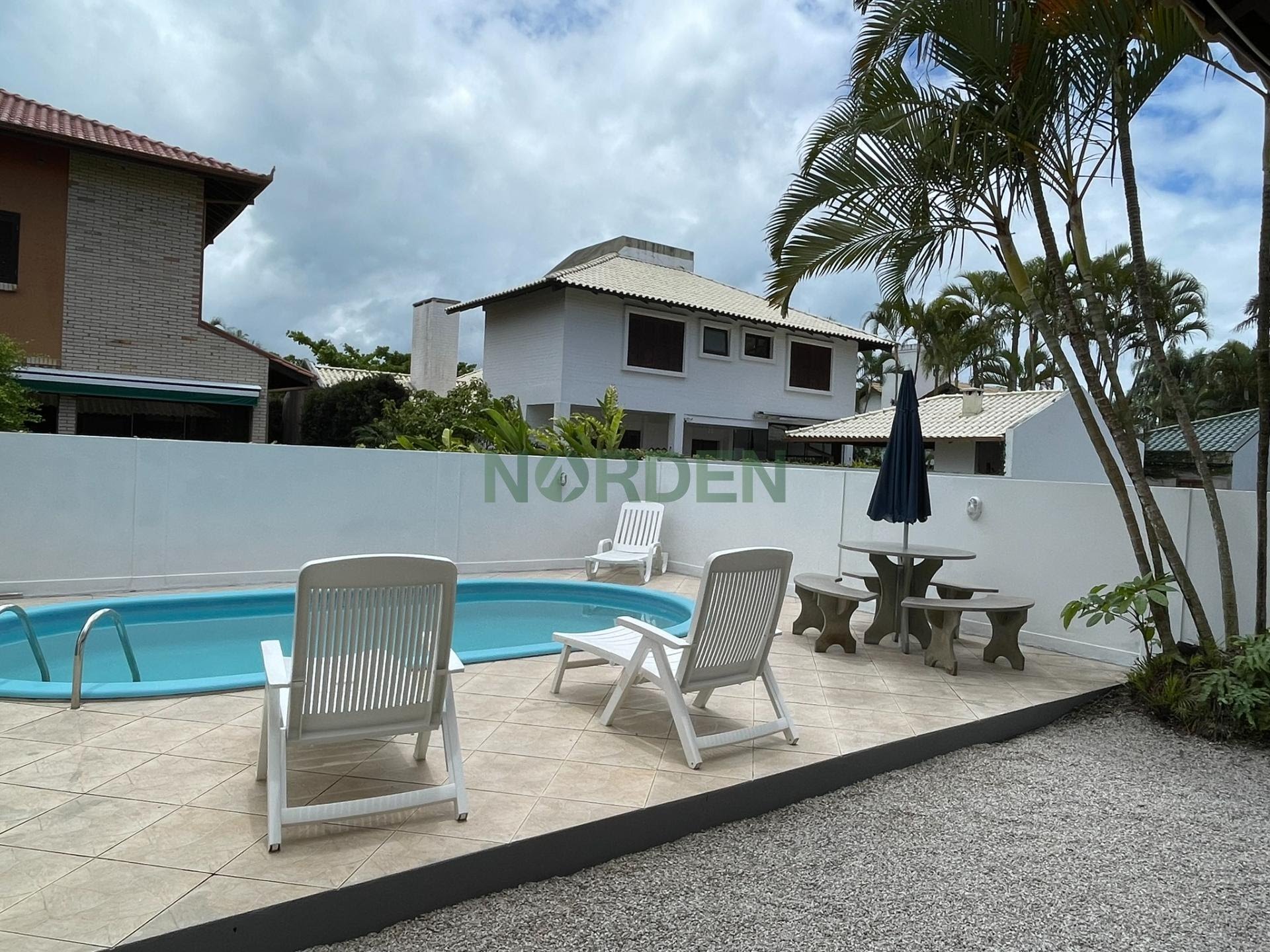 Casa de 290 m² com 4 quartos na Casa 4 Quartos 290m² — Jurerê, Jurerê