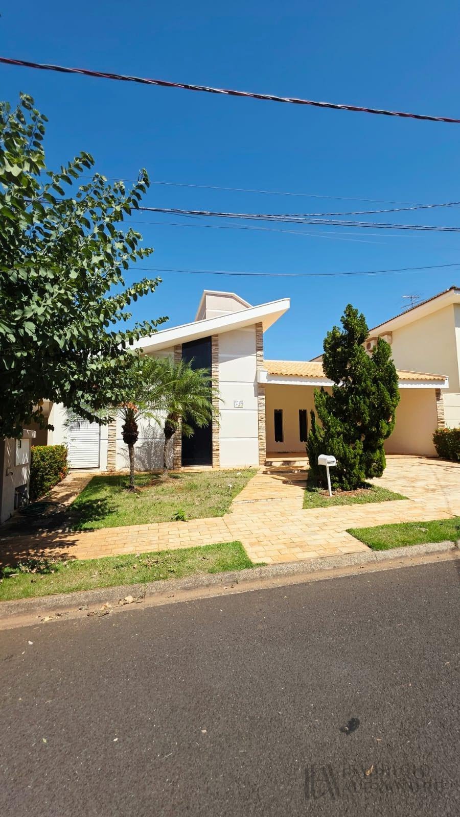 Casa à venda com 3 quartos, 3 banheiros, 4 vagas e 250m² no Parque Residencial Damha, São José do Rio Preto — foto principal