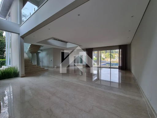 Casa de Condomínio em Alphaville - Santana de Parnaíba, SP