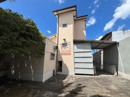 Casa à Venda em Morada de Laranjeiras - 5 Dormitórios, R$1.500.000
