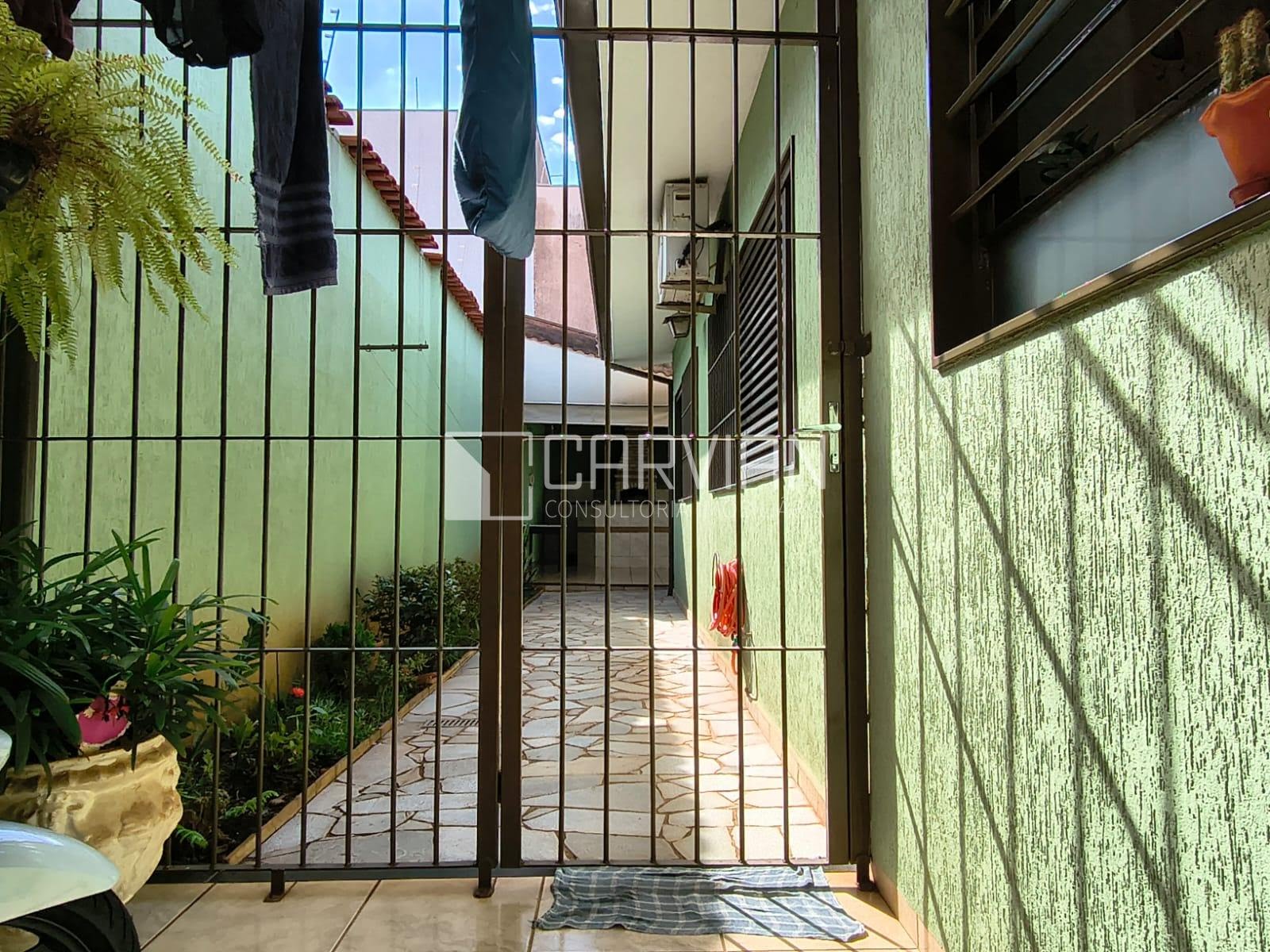 Casa à venda com 3 quartos, 1 suíte, 4 vagas e 209m² no Independência, Ribeirão Preto (SP) — foto 8 de 27