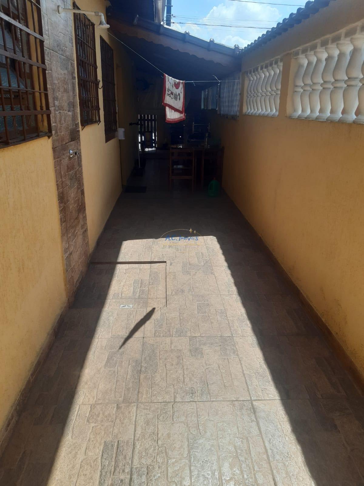 Casa à venda com 2 quartos, 1 suíte, 2 vagas e 83m² no Cidade Ocian, Praia Grande (SP) — foto 3 de 12