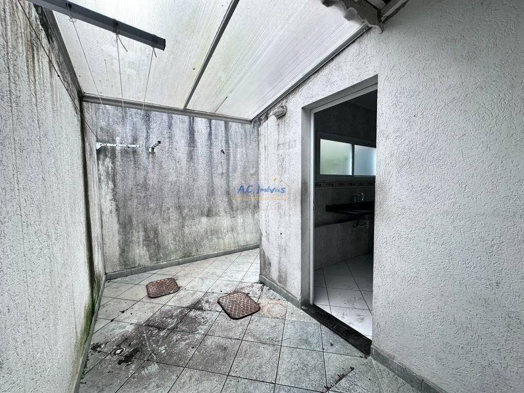 Casa à venda com 3 quartos, 1 suíte, 2 vagas e 132m² no Canto do Forte, Praia Grande (SP) — foto 17 de 30