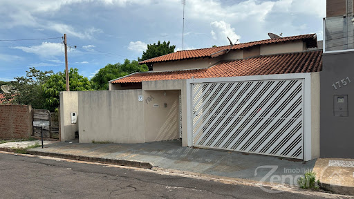 Casa em Vila Industrial - Adamantina