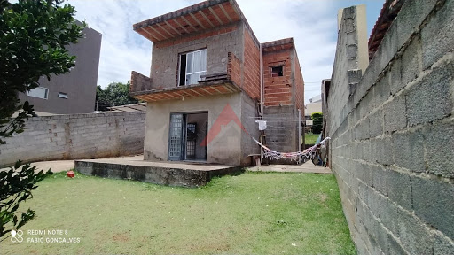 Sobrado no Bairro Mantiqueira