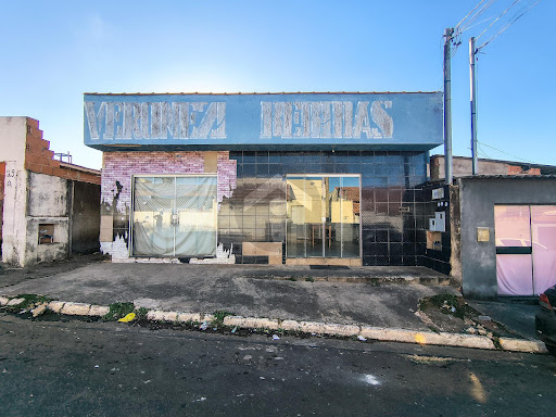 Casa à venda no Jardim Eunice, Alfenas - 3 dorms, 140m²