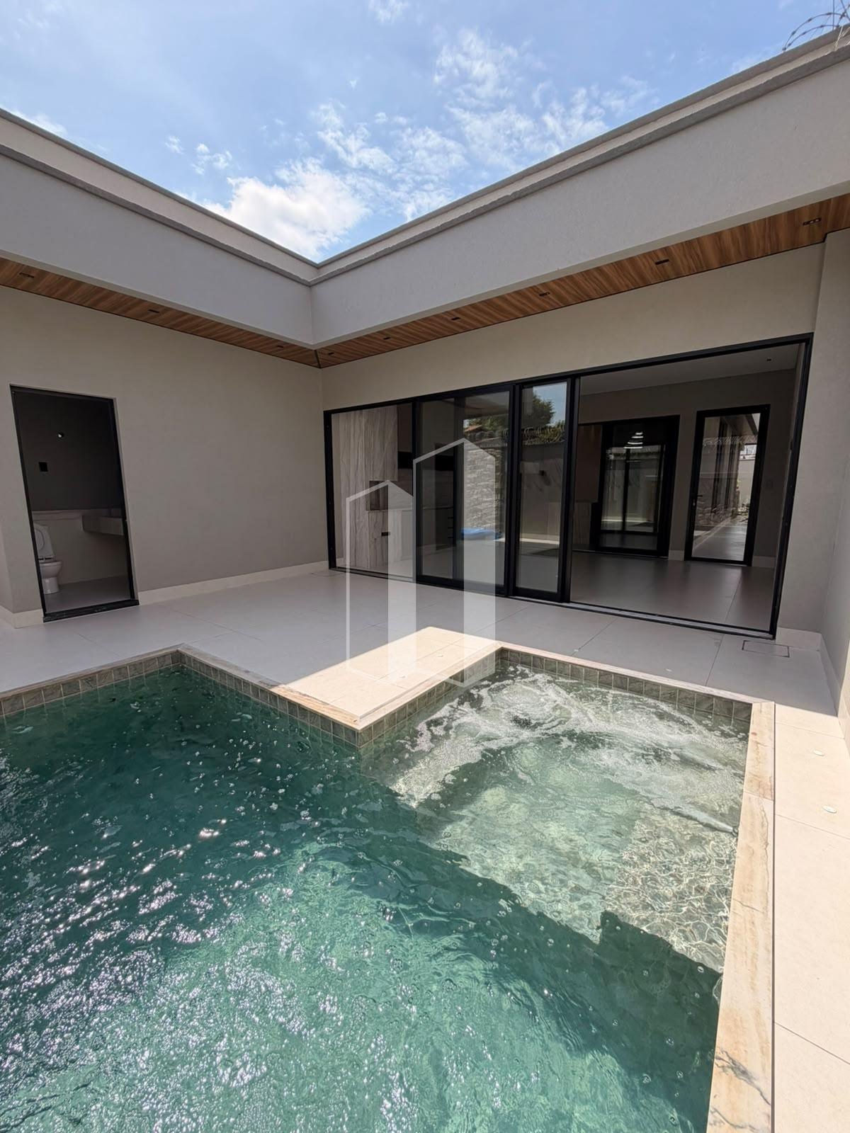 Casa à venda com 3 quartos, 3 suítes, 4 vagas e 225m² no Parque Anhanguera, Goiânia (GO) — foto 17 de 20
