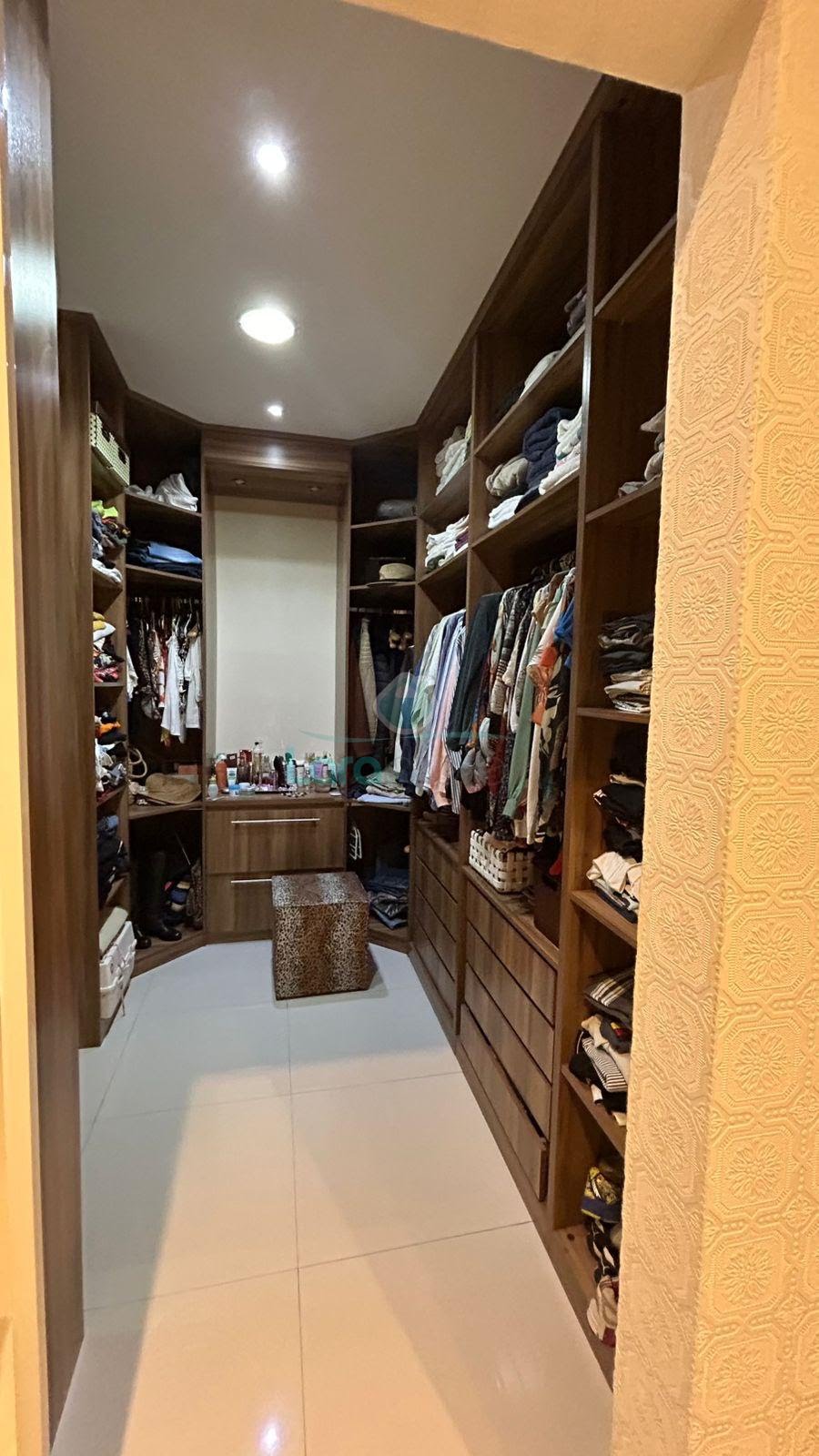Casa à venda com 4 quartos, 2 suítes, 6 vagas e 383m² no Lagoa, Macaé (RJ) — foto 20 de 26