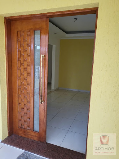 Casa à Venda no Morumbi: 3 Dorms, 200m² por R$800k