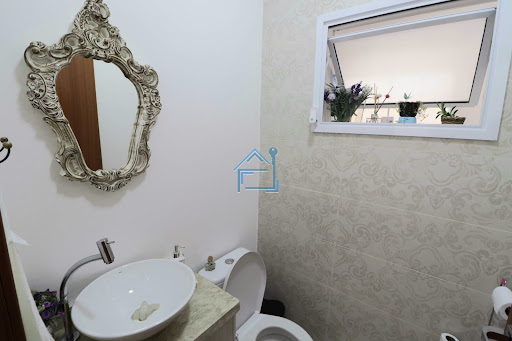 Casa três suítes e piscina no Cond. Resid. Villagio Milano