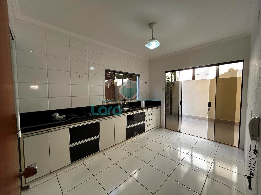 Casa à venda com 3 quartos, 1 suíte, 2 vagas e 233m² no Riviera Fluminense, Macaé (RJ) — foto 8 de 30