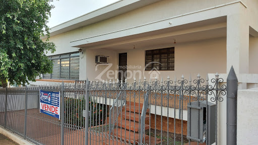 Casa em Centro  -  Adamantina