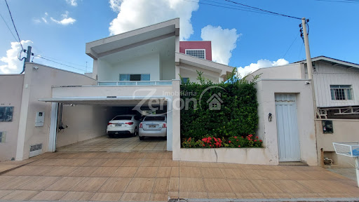 Casa em Centro  -  Adamantina