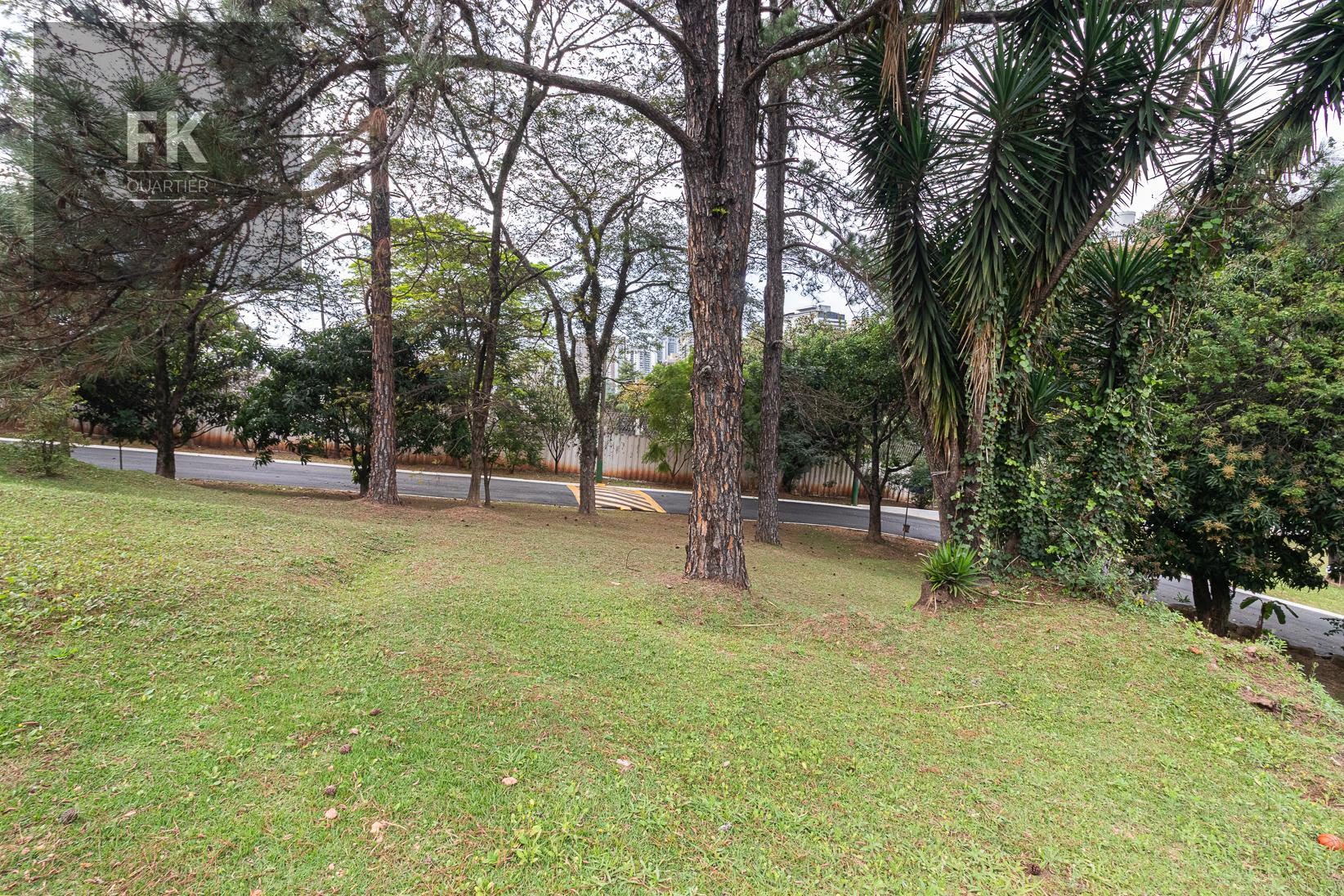 Terreno à venda com 407m² de terreno no Alphaville, Santana de Parnaíba — foto principal