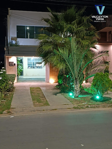 Casa Duplex em Belchior, Sobral: 3 Dormitórios, 2 Suítes