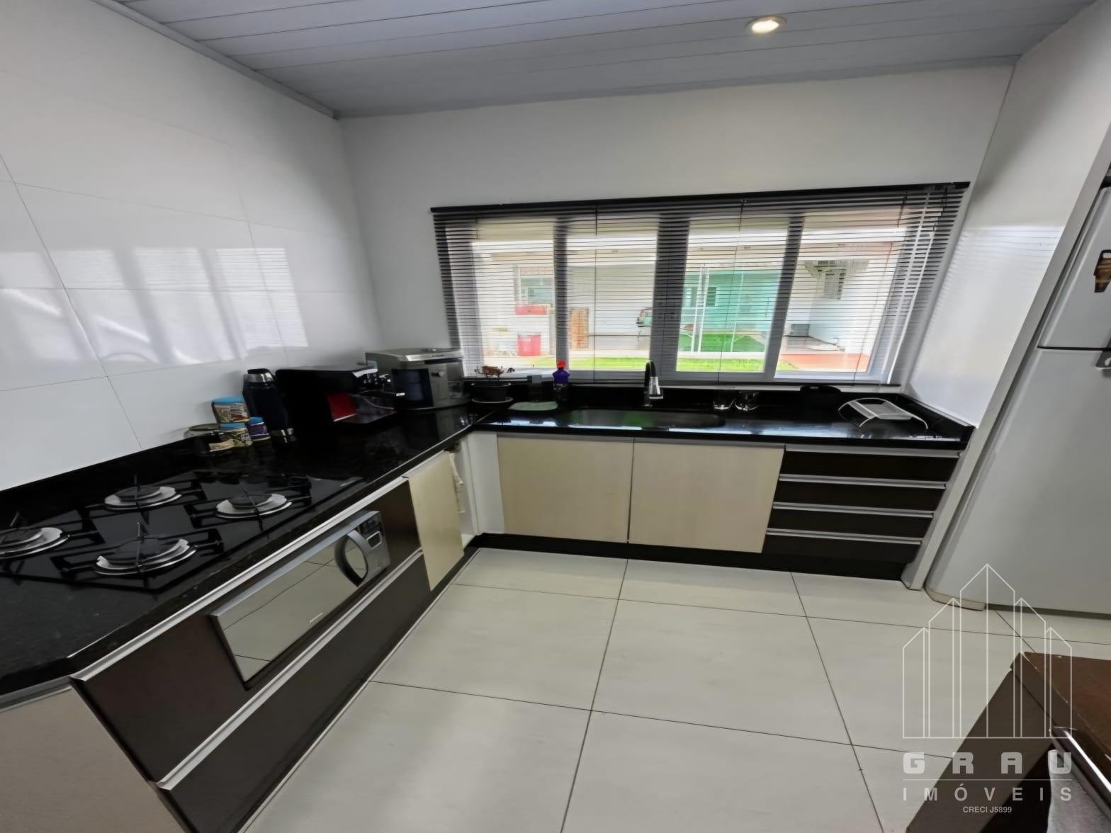 Casa com piscina no Jardim Curitibano IV  -  Foz do Iguaçu