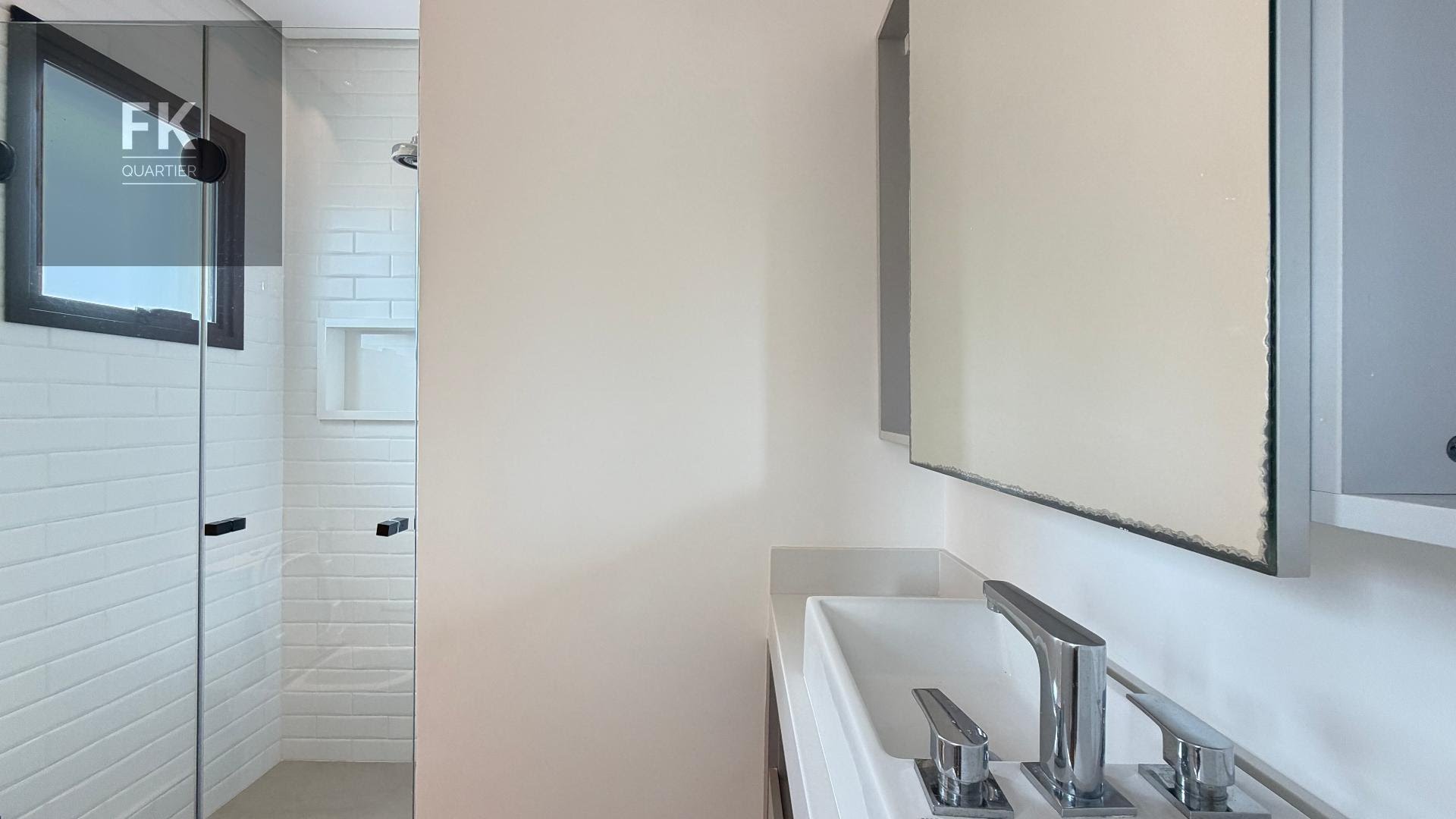 Casa à venda com 5 quartos, 5 suítes, 4 vagas e 350m² no Alphaville Residencial Dois, Barueri (SP) — foto 27 de 30