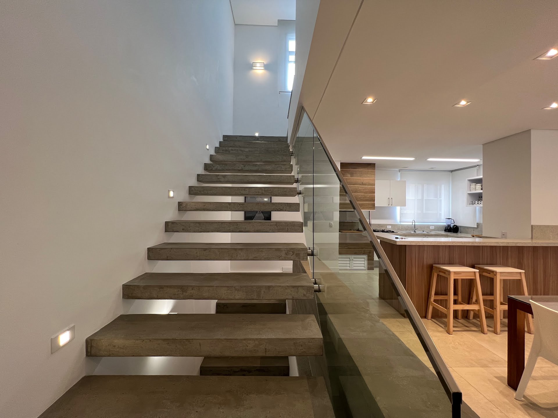 Casa à venda com 2 quartos, 1 suíte, 2 vagas e 180m² no Jurerê, Florianópolis (SC) — foto 13 de 15
