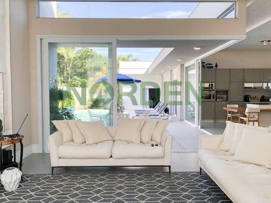 Casa de 230 m² com 3 quartos na Casa 3 Quartos 230m² — Jurerê, Jurerê