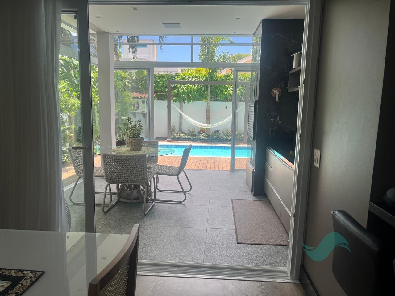 Casa à venda com 3 suítes, 1 vaga e 225m² no Jurerê, Florianópolis (SC) — foto 18 de 22