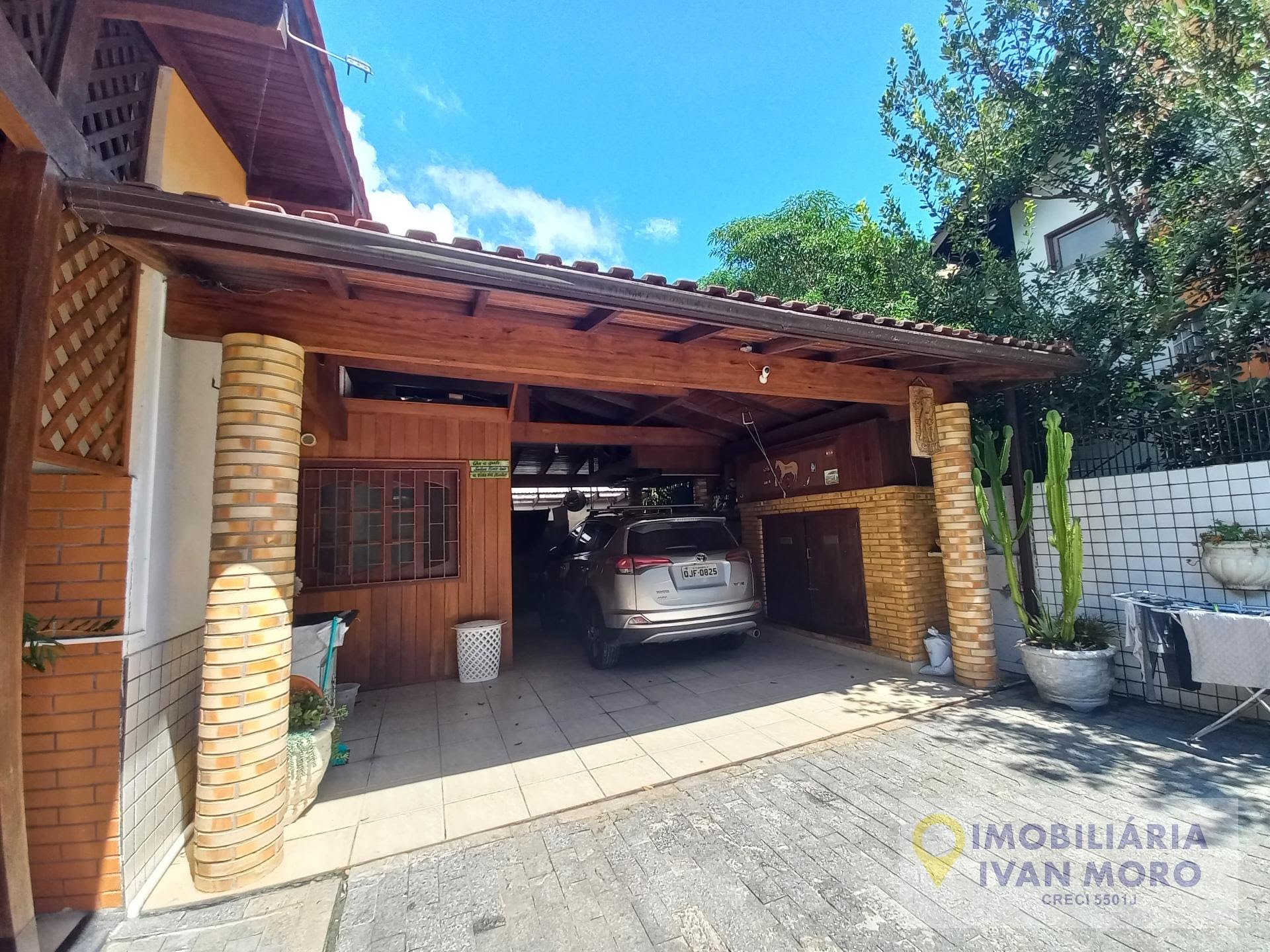 Casa à venda com 5 quartos, 2 suítes, 4 vagas e 219m² no Daniela, Florianópolis (SC) — foto 12 de 30