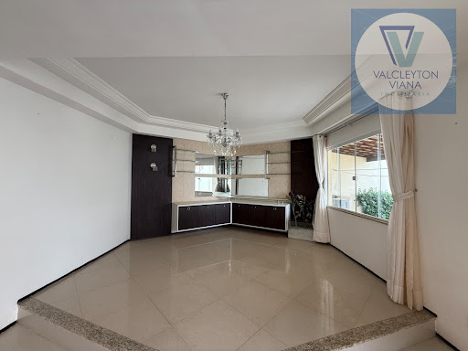 Casa Duplex à Venda no Derby Clube Sobral: 6 Suítes, 350m²