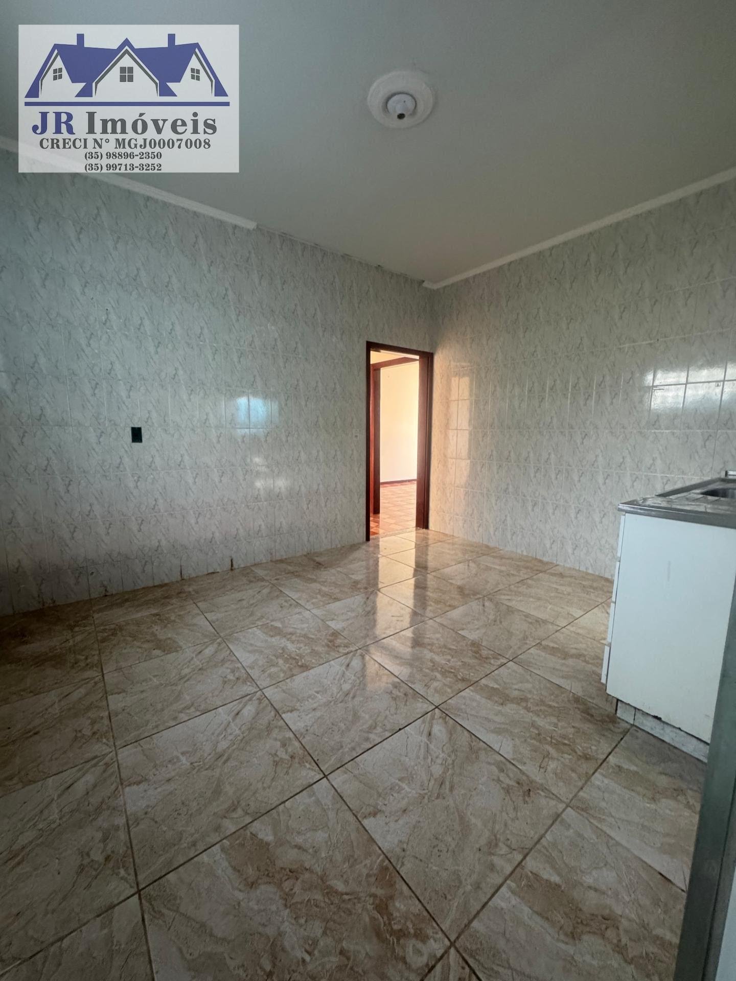 Casa à venda com 2 quartos, 1 banheiro, 2 vagas e 137m² no Bairro Santa Barbara, Piranguinho (MG) — foto 5 de 15
