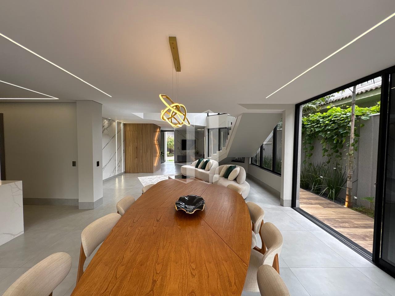 Casa à venda com 3 quartos, 3 suítes, 4 vagas e 286m² no Jardins Madri, Goiânia (GO) — foto 15 de 30