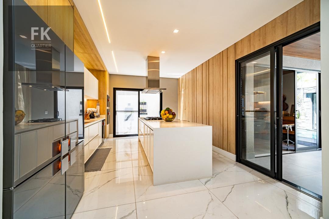 Casa à venda com 5 quartos, 5 suítes, 4 vagas e 370m² no Cidade Tamboré, Santana de Parnaíba (SP) — foto 12 de 30