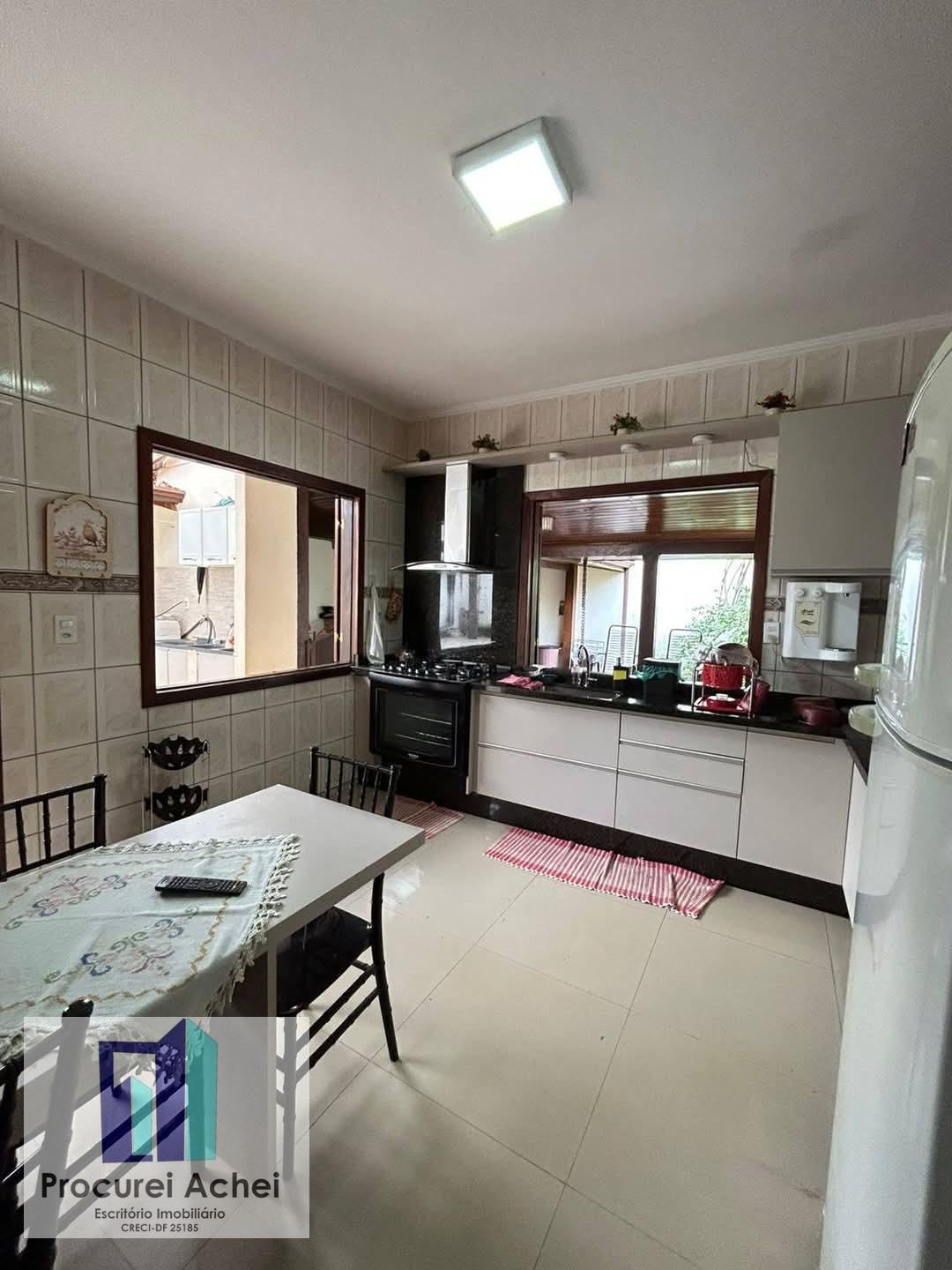 Casa à venda com 3 quartos, 2 suítes, 4 vagas e 926m² no Setor Habitacional Vicente Pires, Brasília (DF) — foto 14 de 27