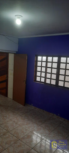 Casa à venda e locação em Conjunto Residencial Paes de Barros - Guarulhos | 1 dormitório e 1 banheiro por R$ 900.00